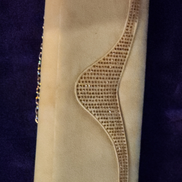 Cross Body Purse - Picture 5 of 5